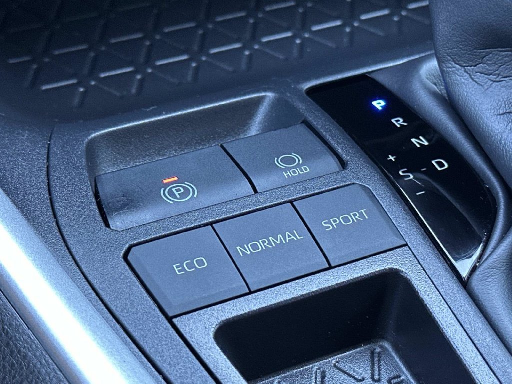 Used 2025 Toyota RAV4 LE FWD image 38
