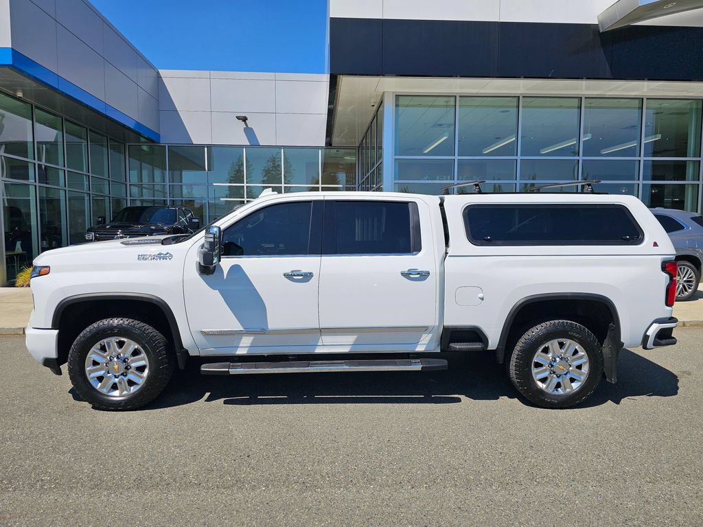 Used 2025 Chevrolet Silverado 2500 High Country w/ High Country Premium Package AWD/4WD image 2