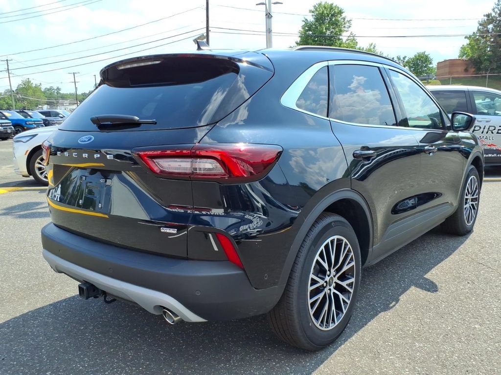 New 2023 Ford Escape SE w/ PHEV Premium Package FWD image 5