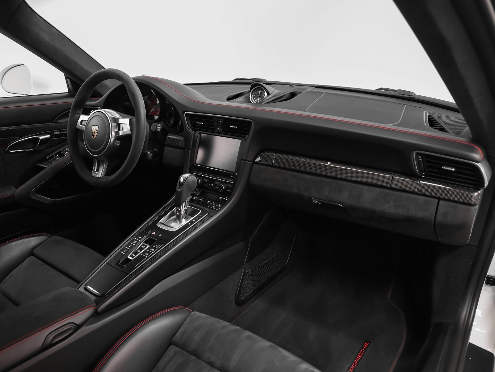 Certified 2016 Porsche 911 Carrera GTS RWD image 33