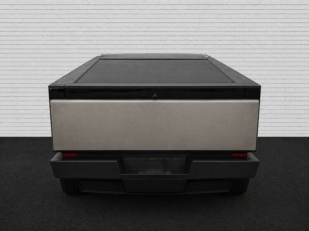 Used 2025 Tesla Cybertruck AWD Crew Cab image 5