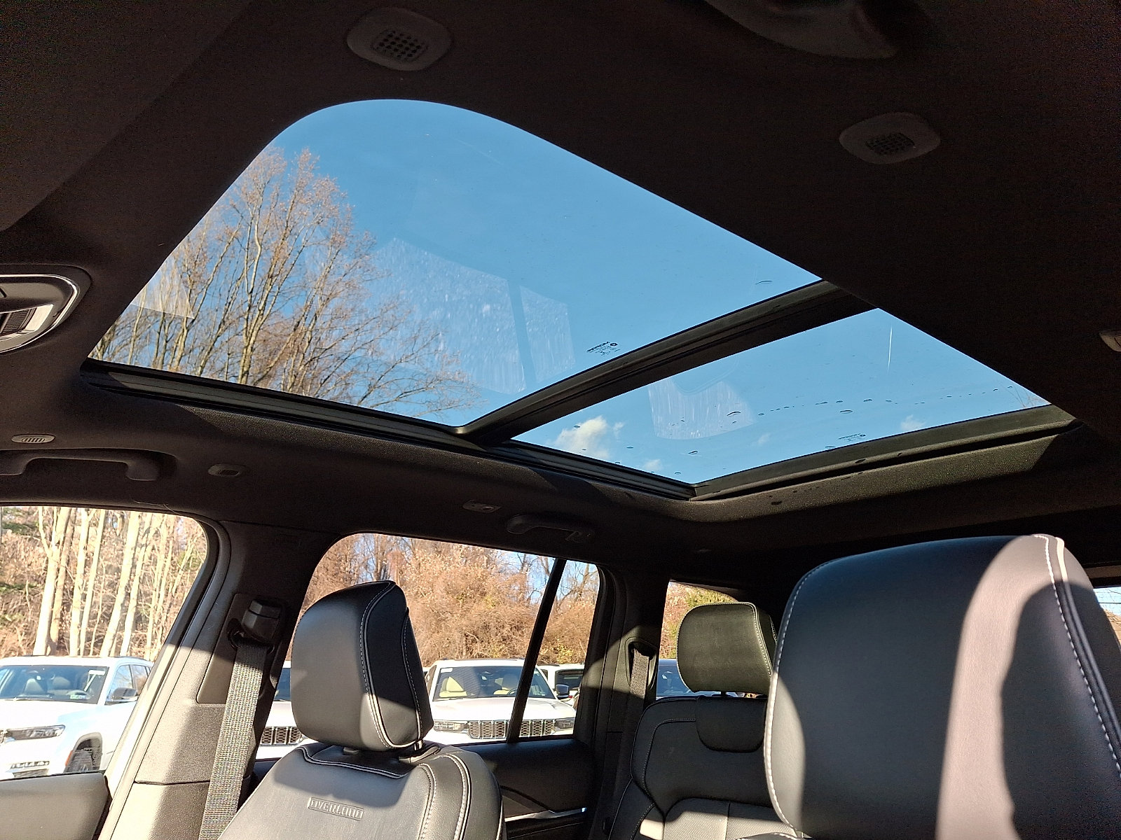 New 2025 Jeep Grand Cherokee Overland w/ Trailer Tow Package image 9