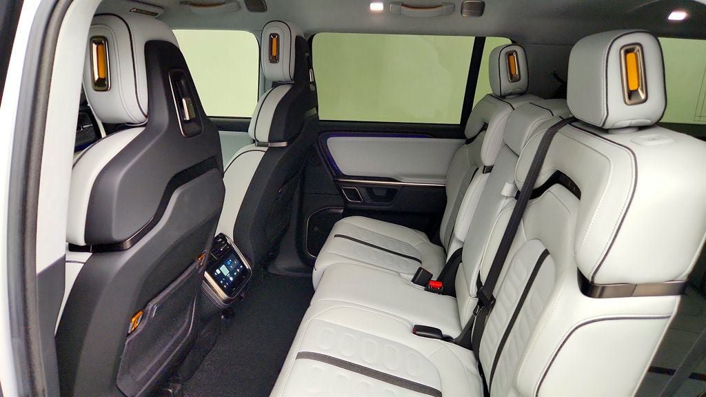 Used 2024 Rivian R1S Adventure AWD/4WD image 21