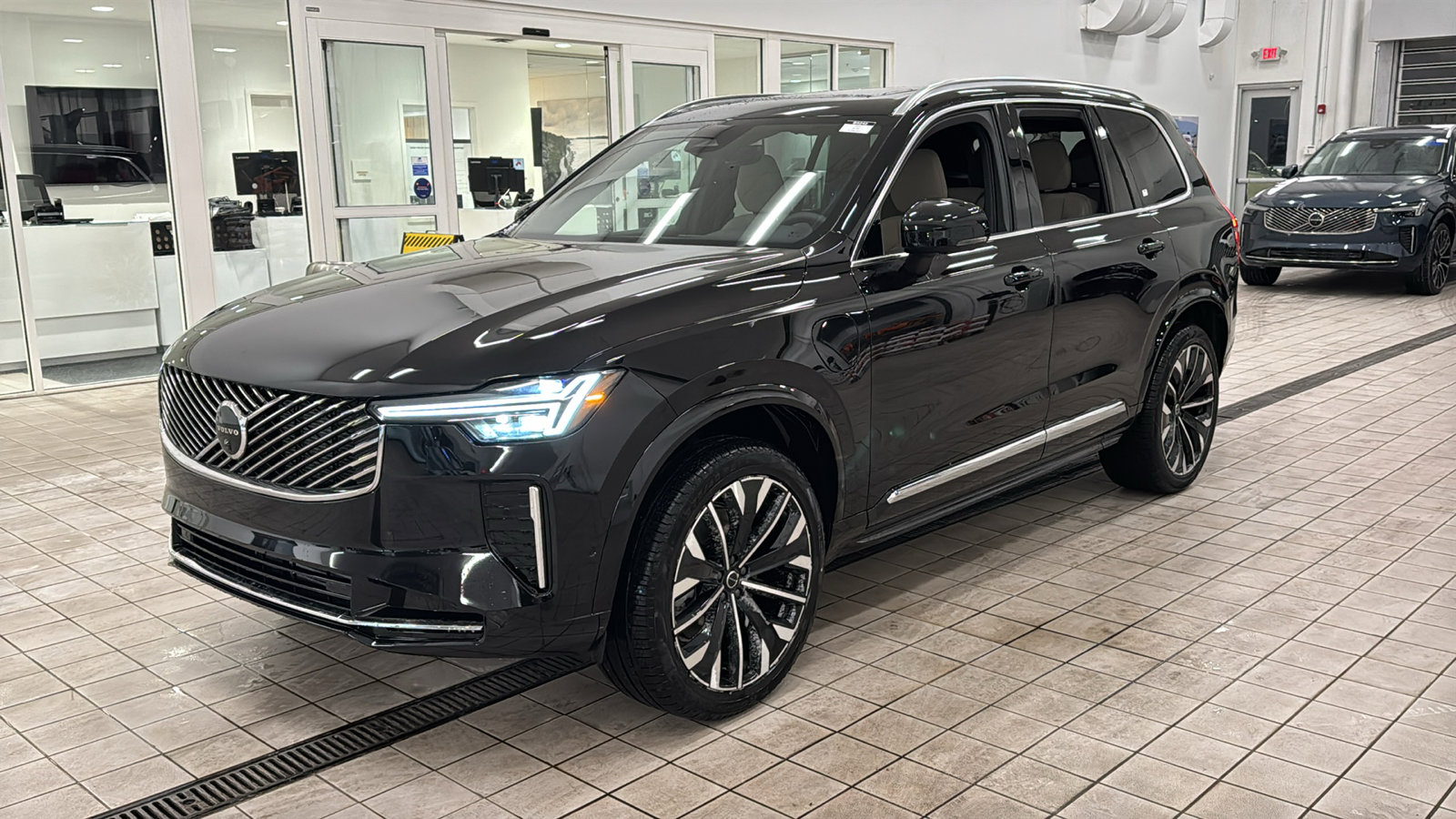 New 2026 Volvo XC90 T8 Plus w/ Protection Package Premier AWD/4WD image 9