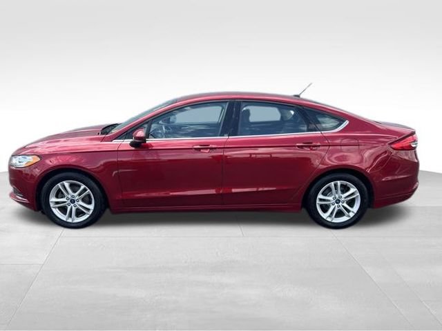 Used 2018 Ford Fusion SE w/ Fusion SE Technology Package FWD image 11