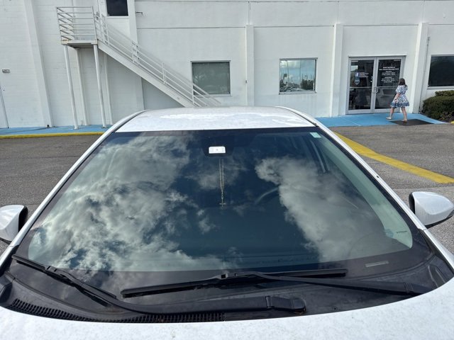 Used 2017 Toyota Corolla image 6