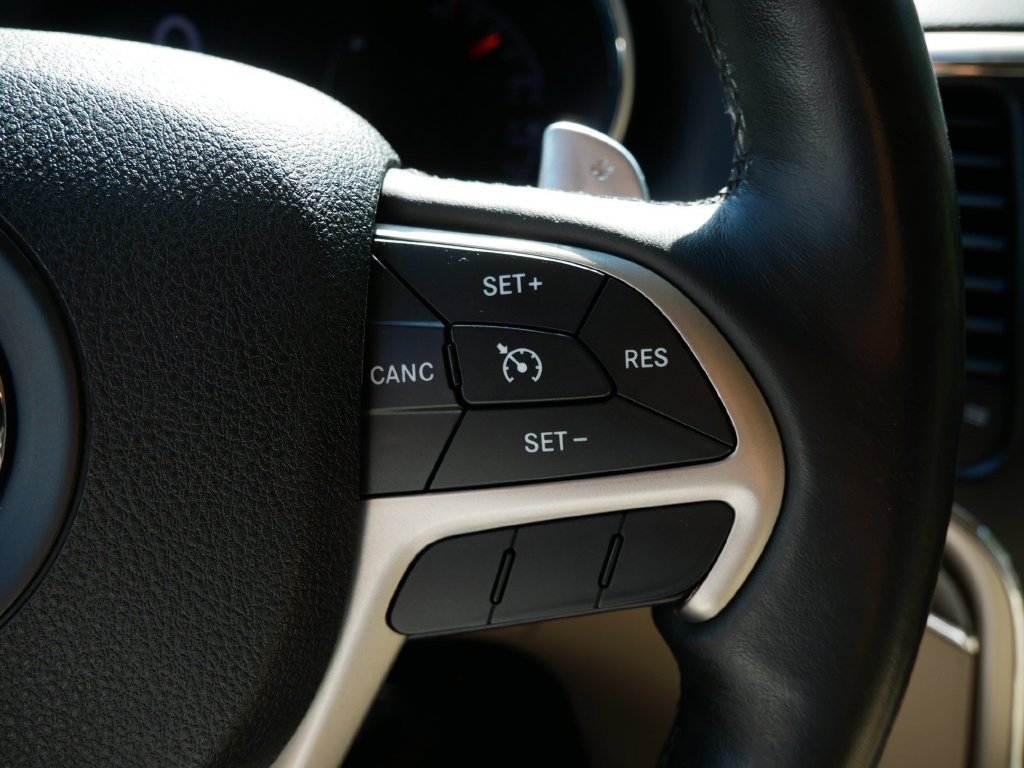 Used 2015 Jeep Grand Cherokee Limited w/ Trailer Tow Group IV AWD/4WD image 19