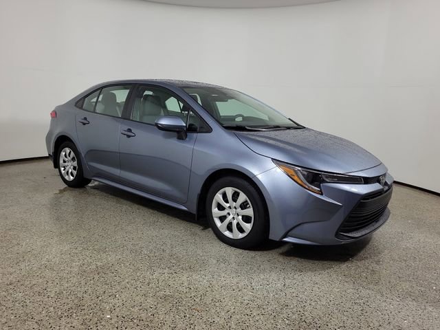 Used 2025 Toyota Corolla LE image 4