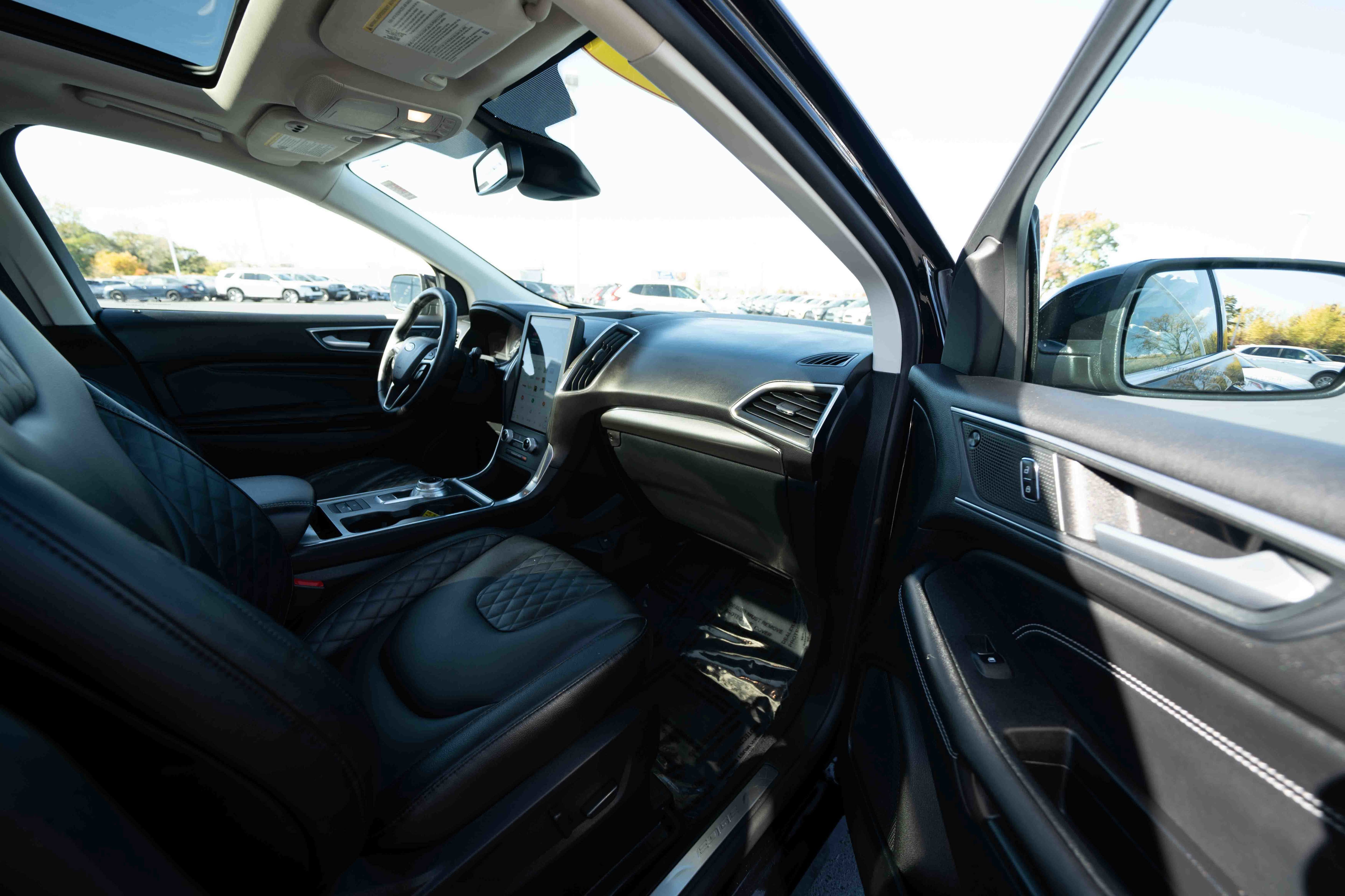 Used 2024 Ford Edge Titanium image 26