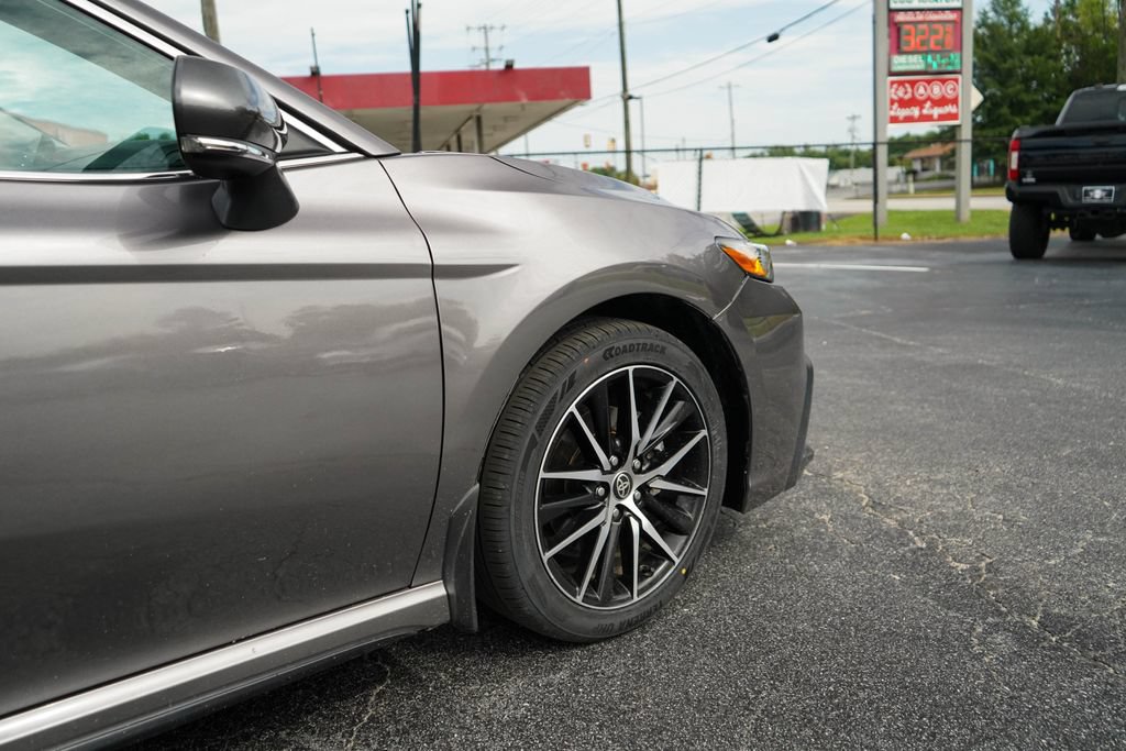Used 2024 Toyota Camry SE FWD image 18