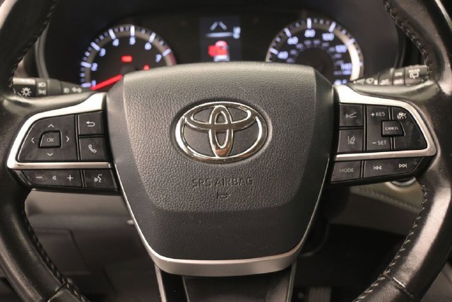 Used 2022 Toyota Highlander LE AWD/4WD image 29