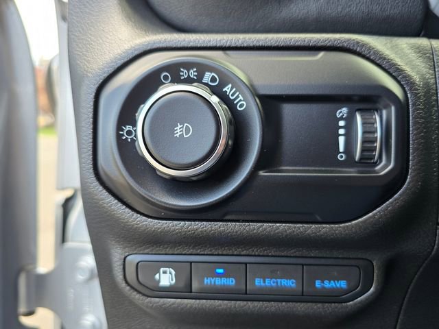 Used 2023 Jeep Wrangler Unlimited Rubicon 4xe w/ Cold Weather Group AWD/4WD image 23