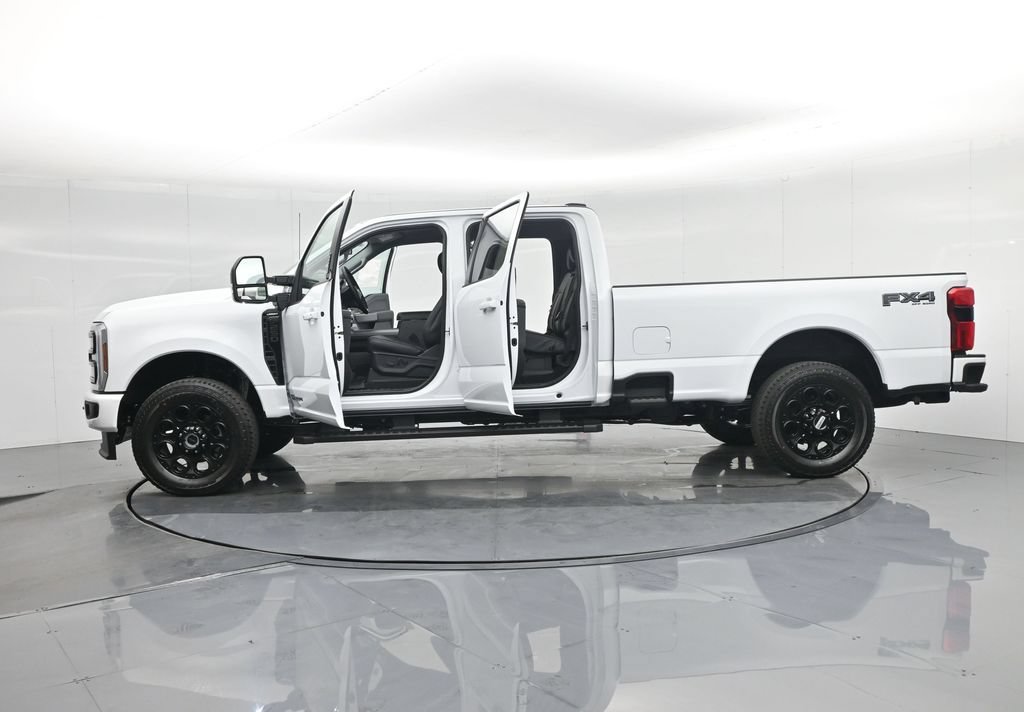 New 2026 Ford F250 Lariat w/ Black Appearance Package AWD/4WD image 4