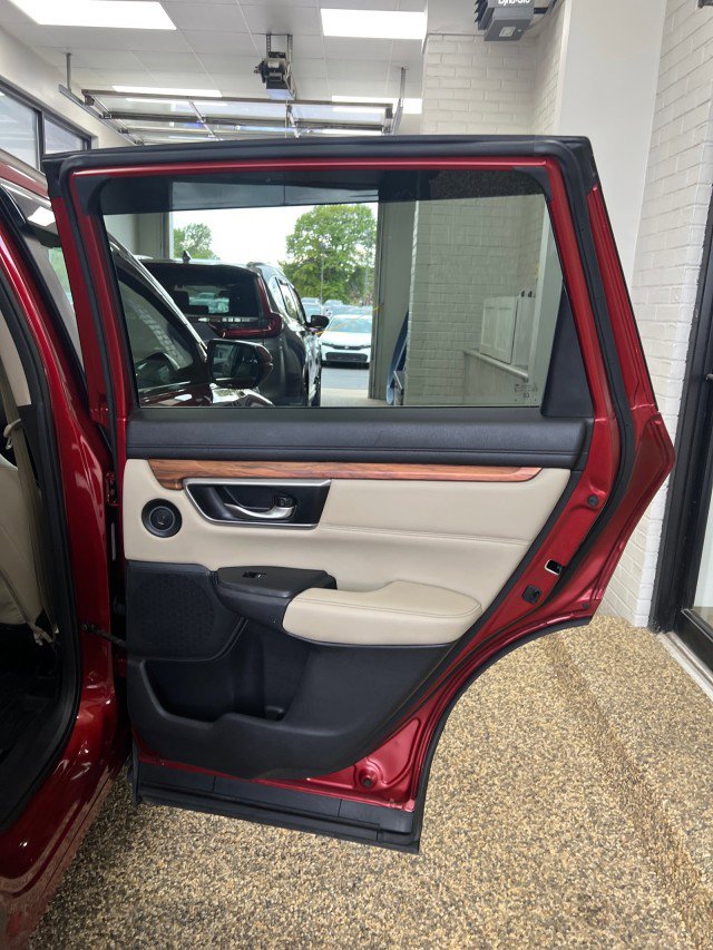 Used 2018 Honda CR-V Touring image 16