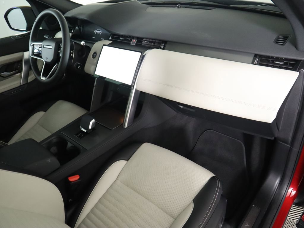 Certified 2024 Land Rover Discovery Sport Dynamic SE image 16