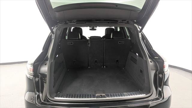 Used 2023 Porsche Cayenne Platinum Edition AWD/4WD image 15