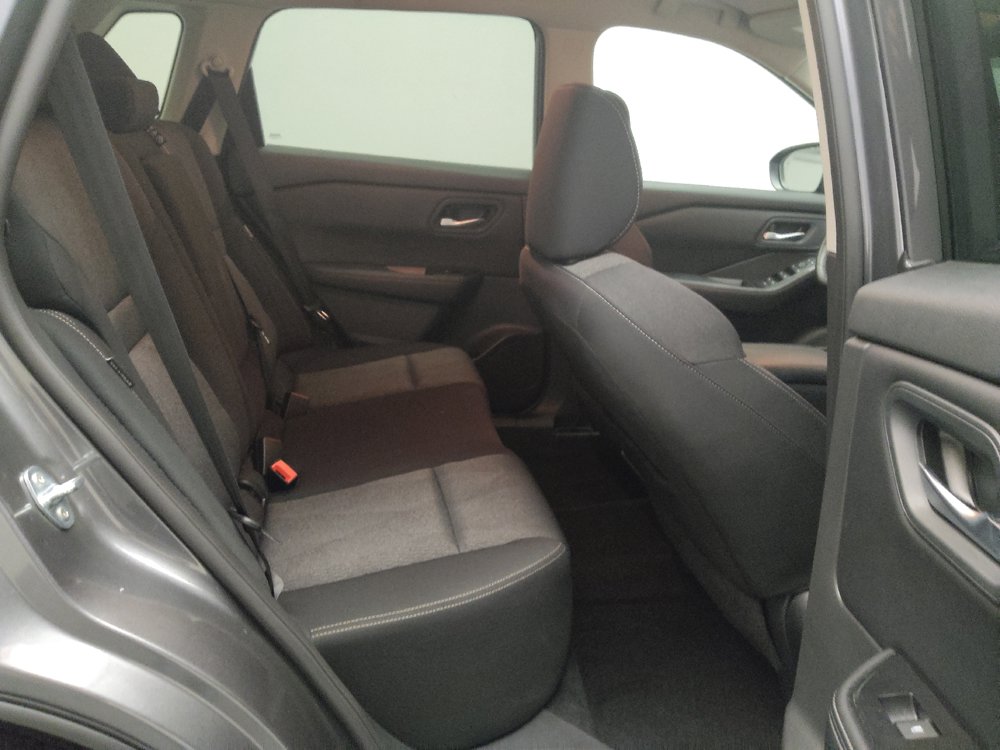Used 2025 Nissan Rogue SV AWD/4WD image 19