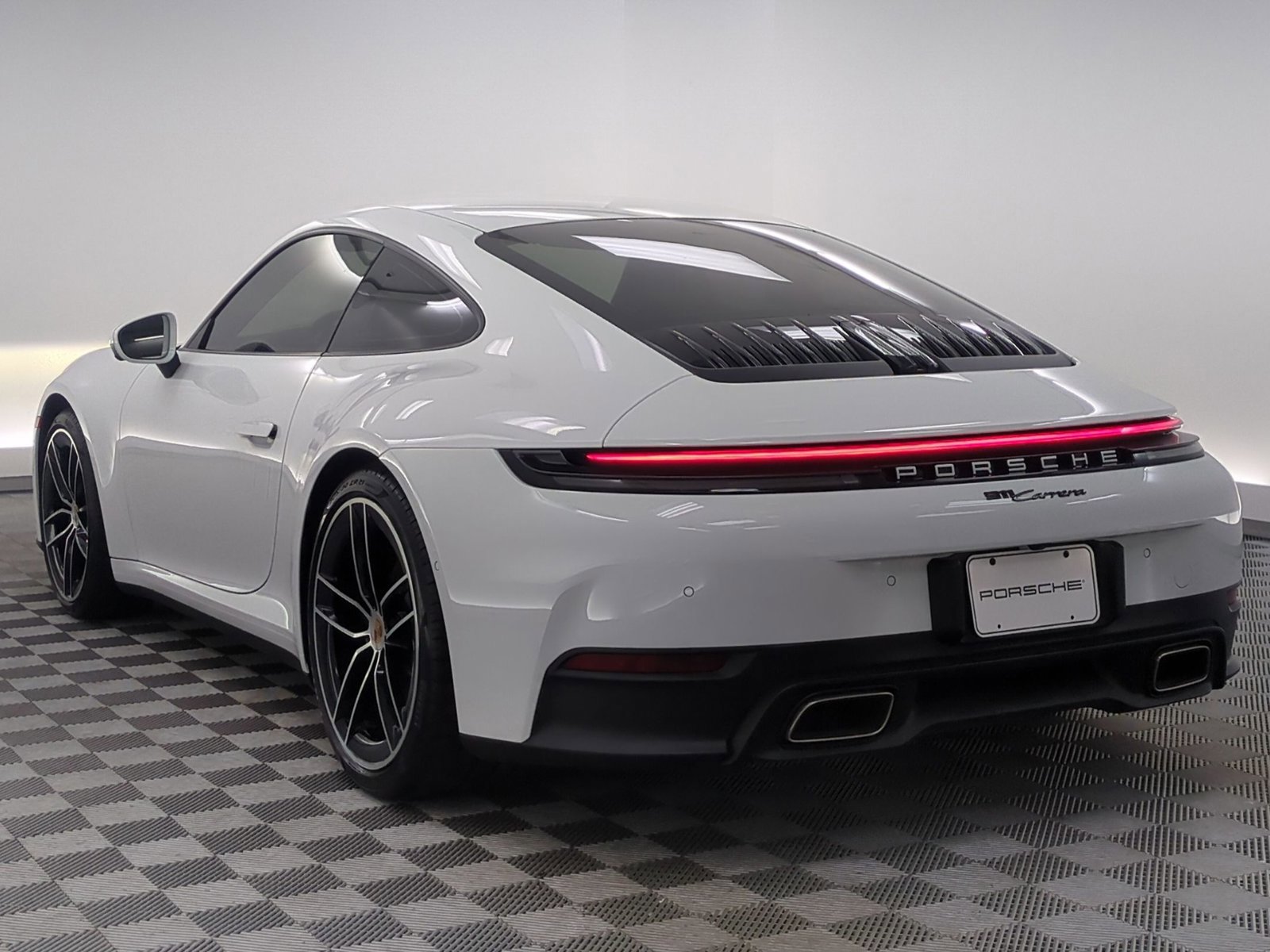 Used 2025 Porsche 911 Carrera RWD video 3