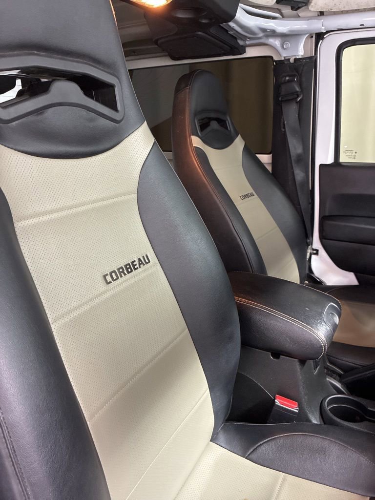 Used 2016 Jeep Wrangler Sahara image 20