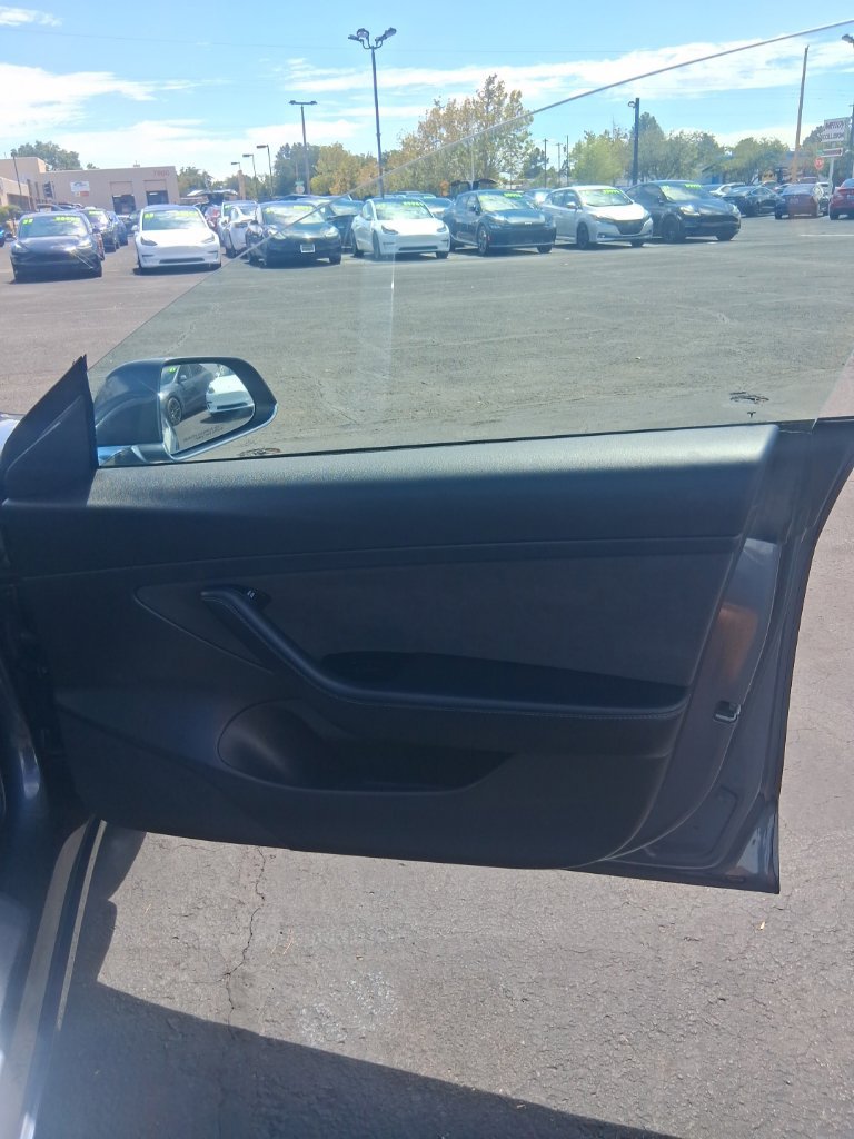 Used 2020 Tesla Model 3 Standard Range Plus RWD image 5