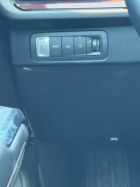 Used 2025 Chevrolet Traverse Z71 AWD/4WD image 32