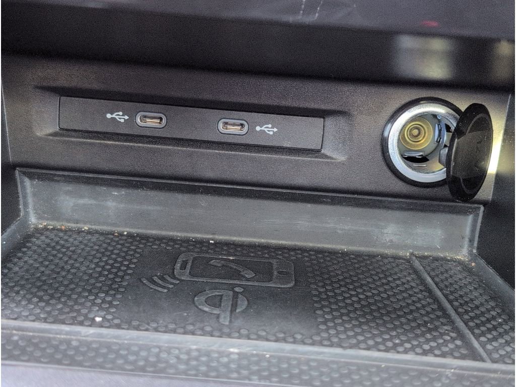 Used 2023 Volkswagen Tiguan SE R-Line image 17