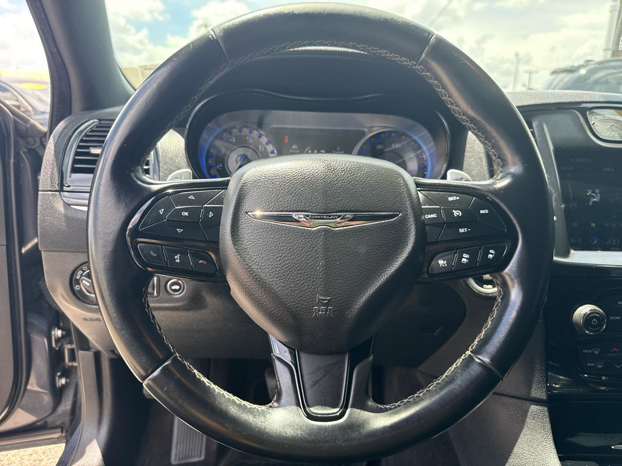 Used 2018 Chrysler 300 S w/ 300S Premium Group RWD image 15