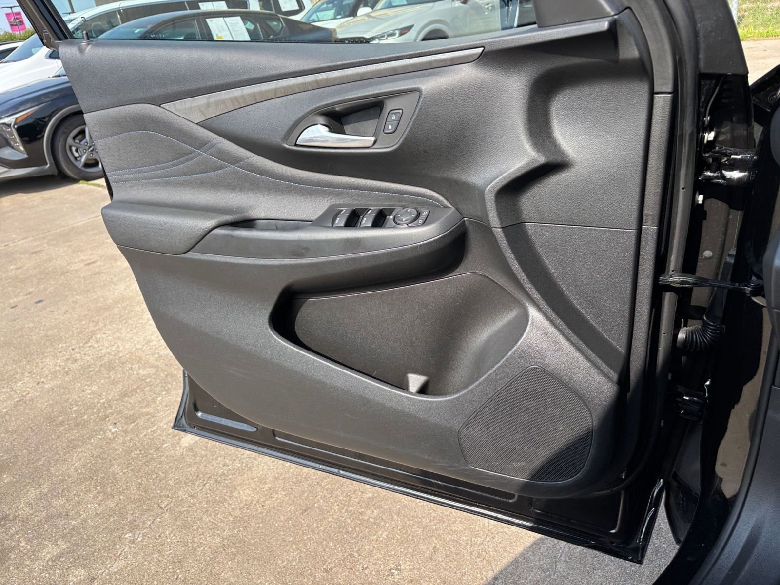 Used 2025 Buick Envista Sport Touring FWD image 18