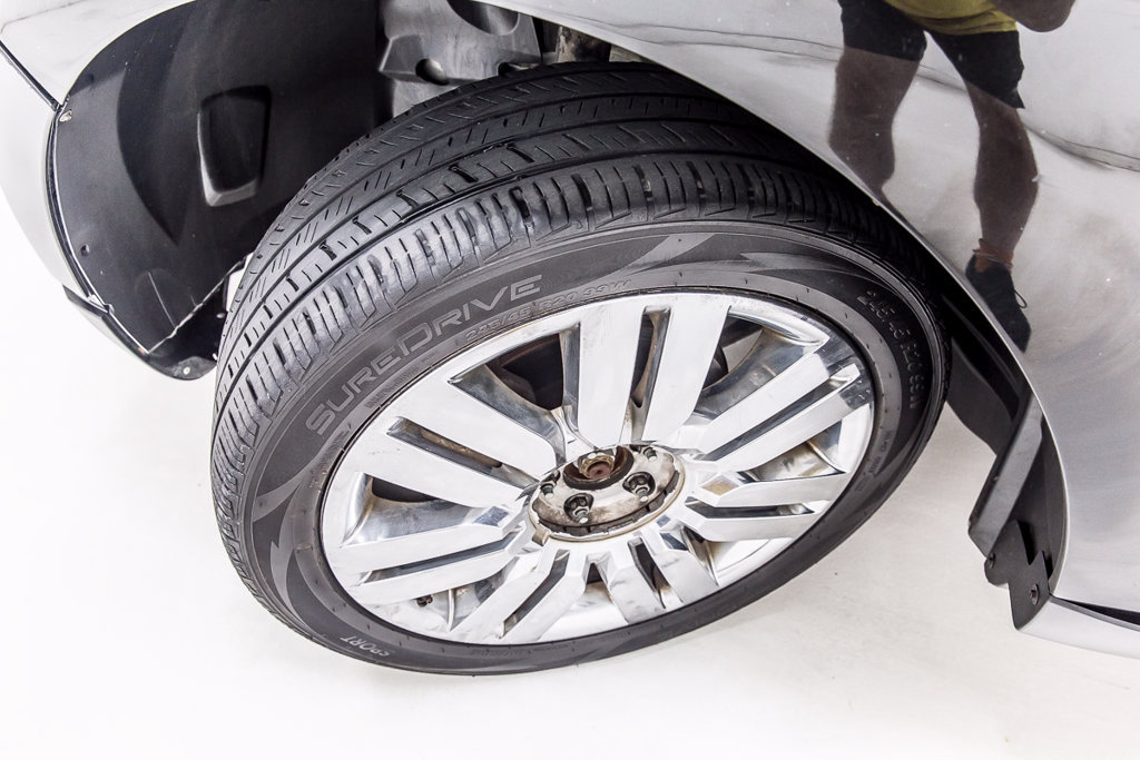 Used 2010 Lincoln MKX AWD image 12