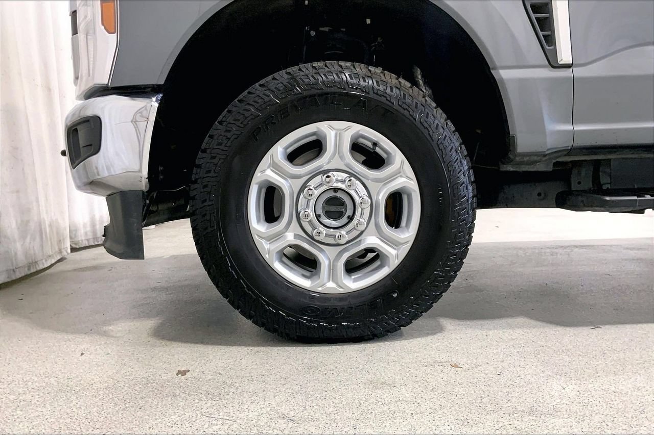 Used 2025 Ford F250 XLT AWD/4WD image 8