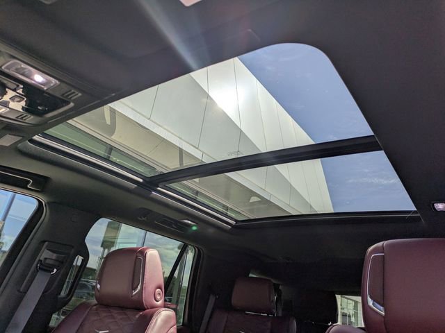 New 2026 Cadillac Escalade Luxury w/ LPO, Radiant Package AWD/4WD image 26