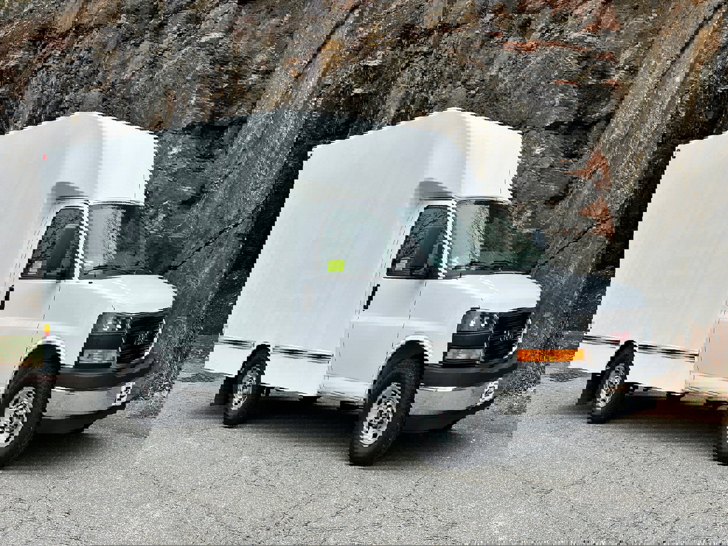 Used 2022 GMC Savana 3500 w/ Power Convenience Package image 3