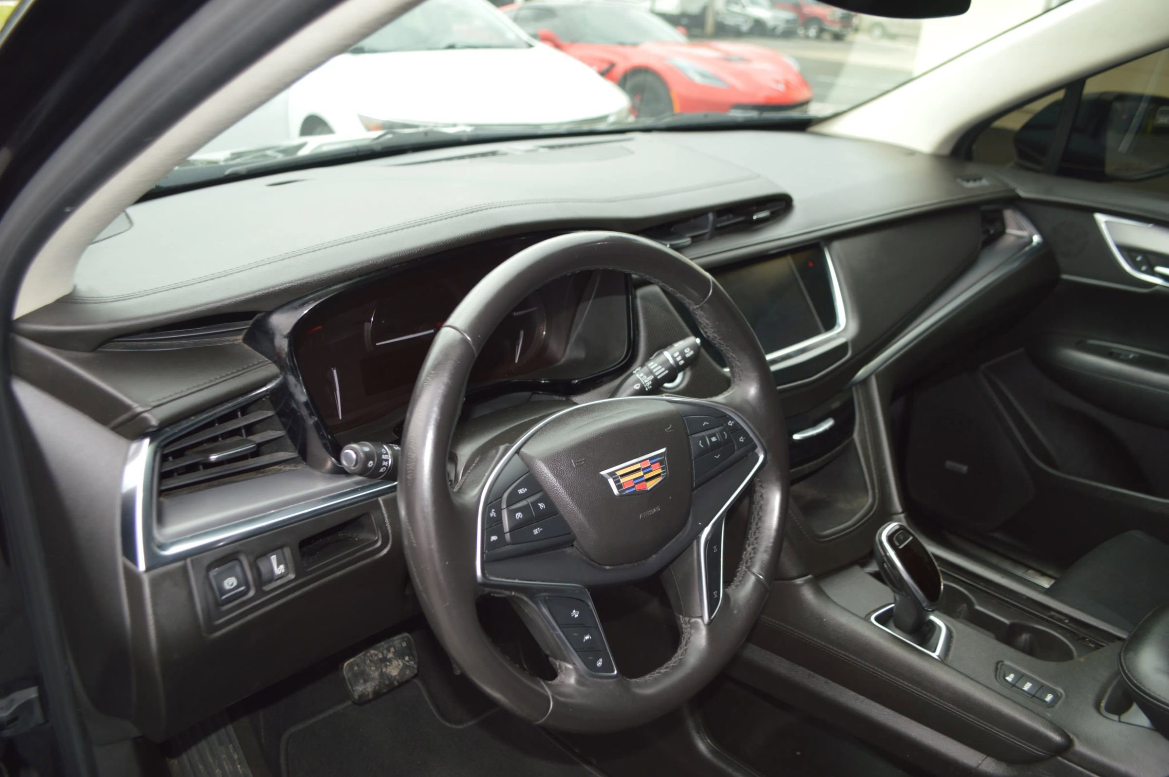 Used 2018 Cadillac XT5 Luxury w/ Driver Awareness Package AWD/4WD image 16