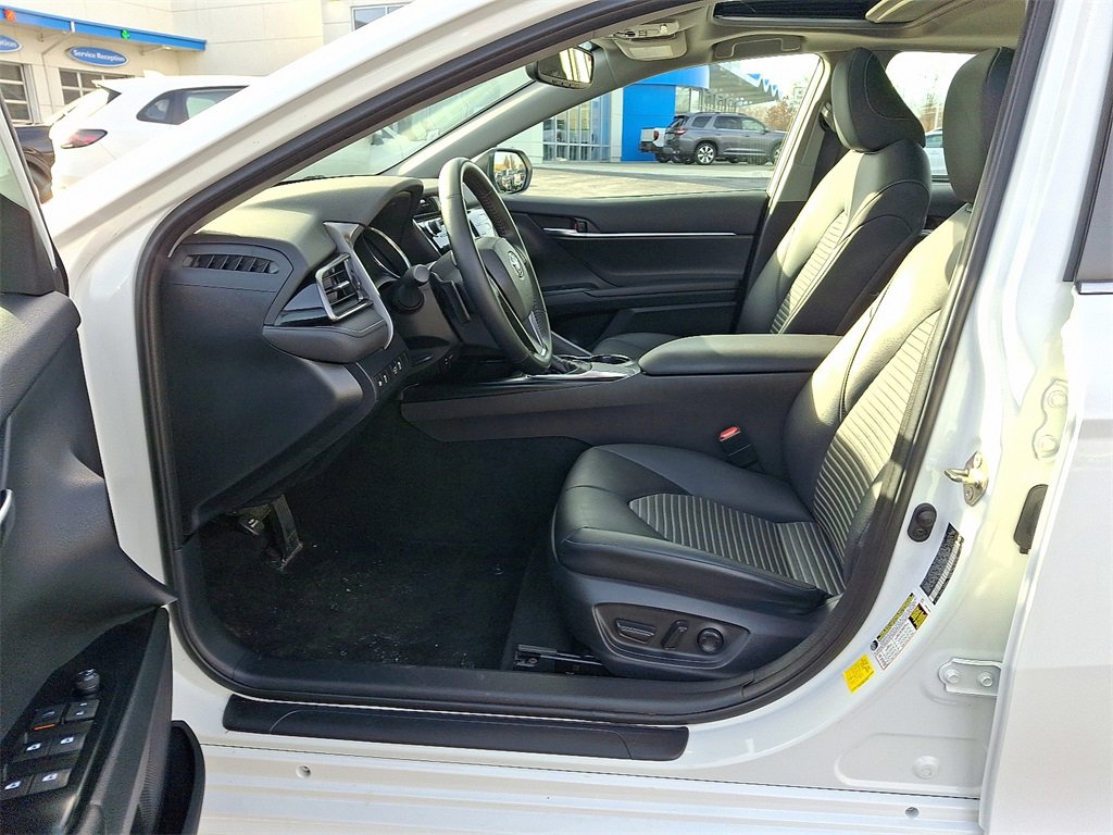 Used 2019 Toyota Camry SE image 15