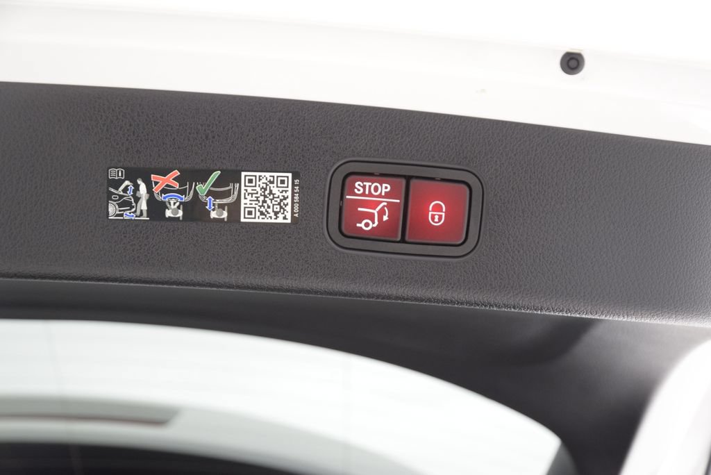 Certified 2023 Mercedes-Benz GLC 300 image 30