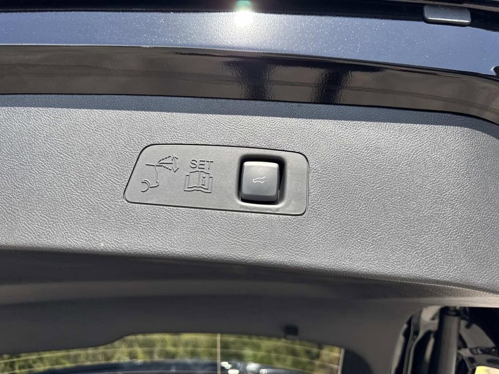 New 2026 Lincoln Corsair Premiere image 12