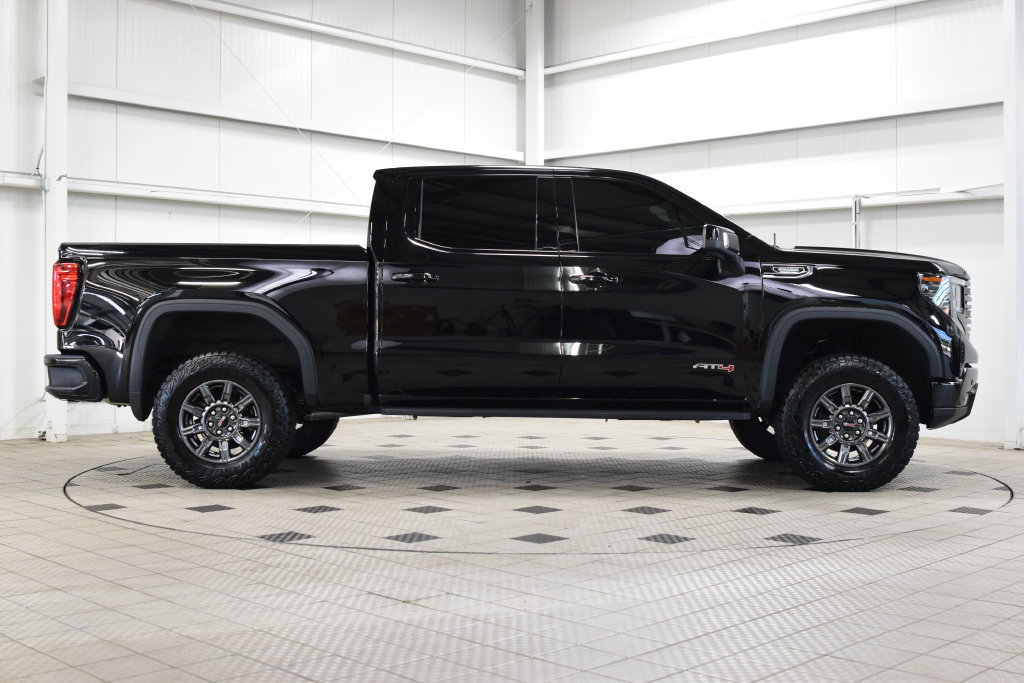 Used 2025 GMC Sierra 1500 AT4 w/ AT4 Premium Package AWD/4WD image 9