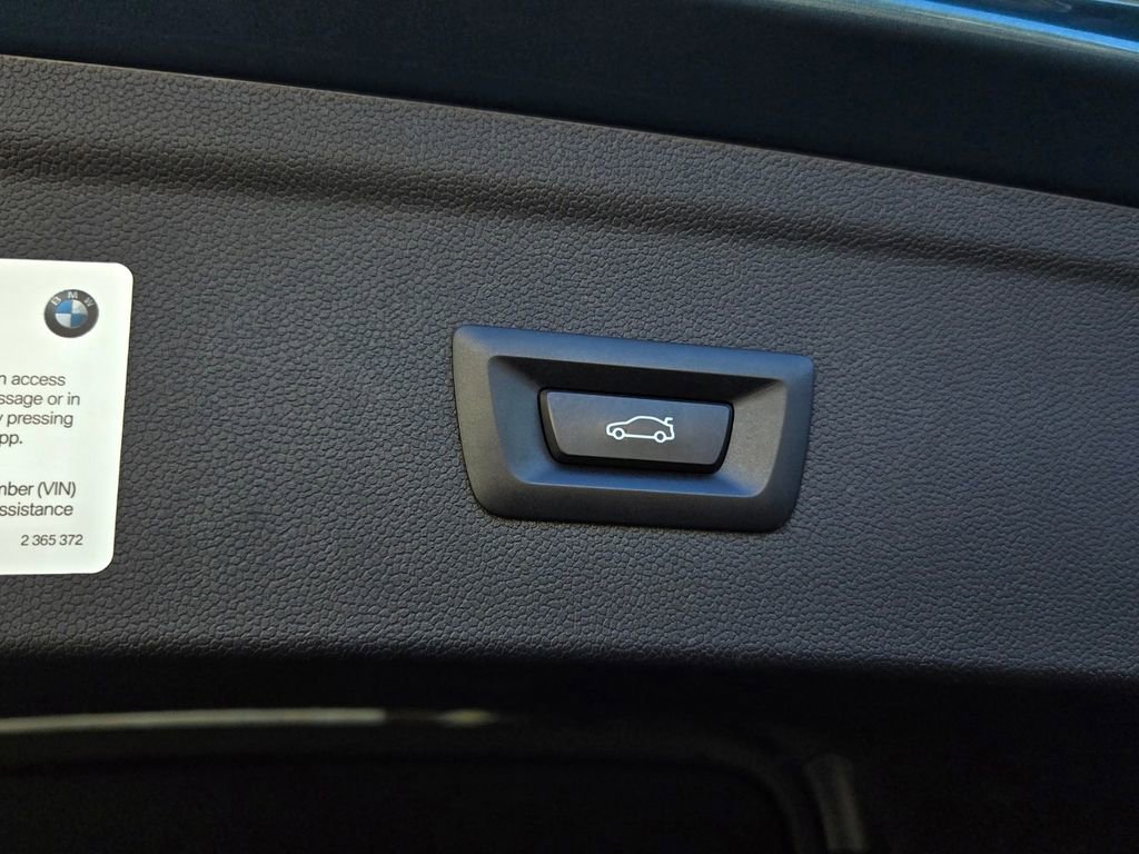 Used 2023 BMW iX xDrive50 image 32