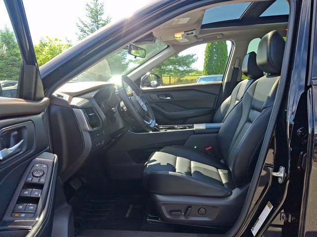 Certified 2023 Nissan Rogue SV w/ SV Premium B Package AWD/4WD image 13
