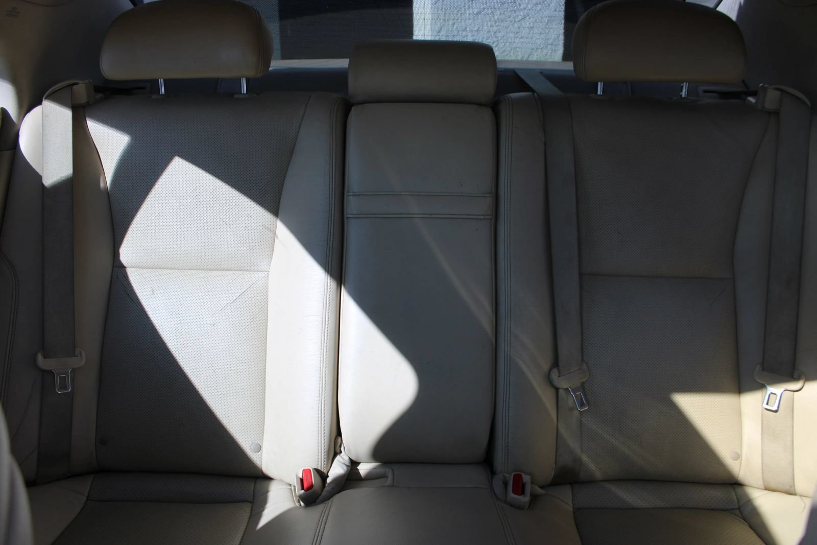Used 2010 Lexus LS 460 RWD image 18