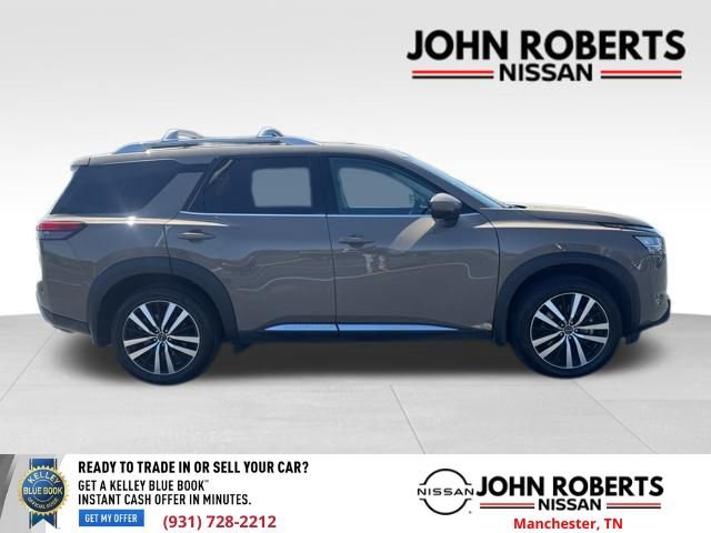 Used 2024 Nissan Pathfinder Platinum w/ Cargo Package image 7