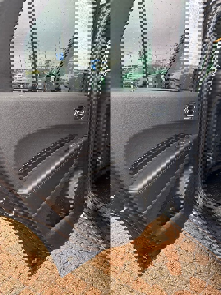 Used 2016 Dodge Durango Limited w/ Nav & Power Liftgate Group image 24