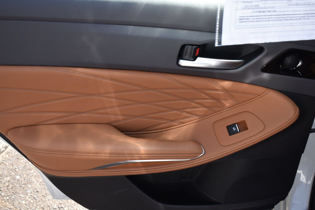 Certified 2019 Toyota Avalon Limited w/ Advanced Safety Package FWD image 19