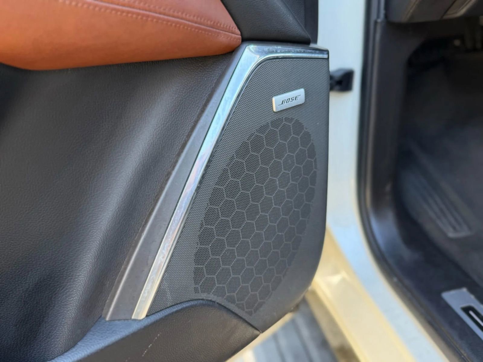 Used 2015 Cadillac Escalade ESV Premium image 17