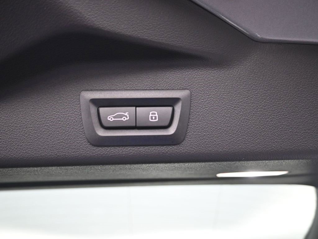 Used 2026 BMW X5 xDrive50e w/ Premium Package image 31