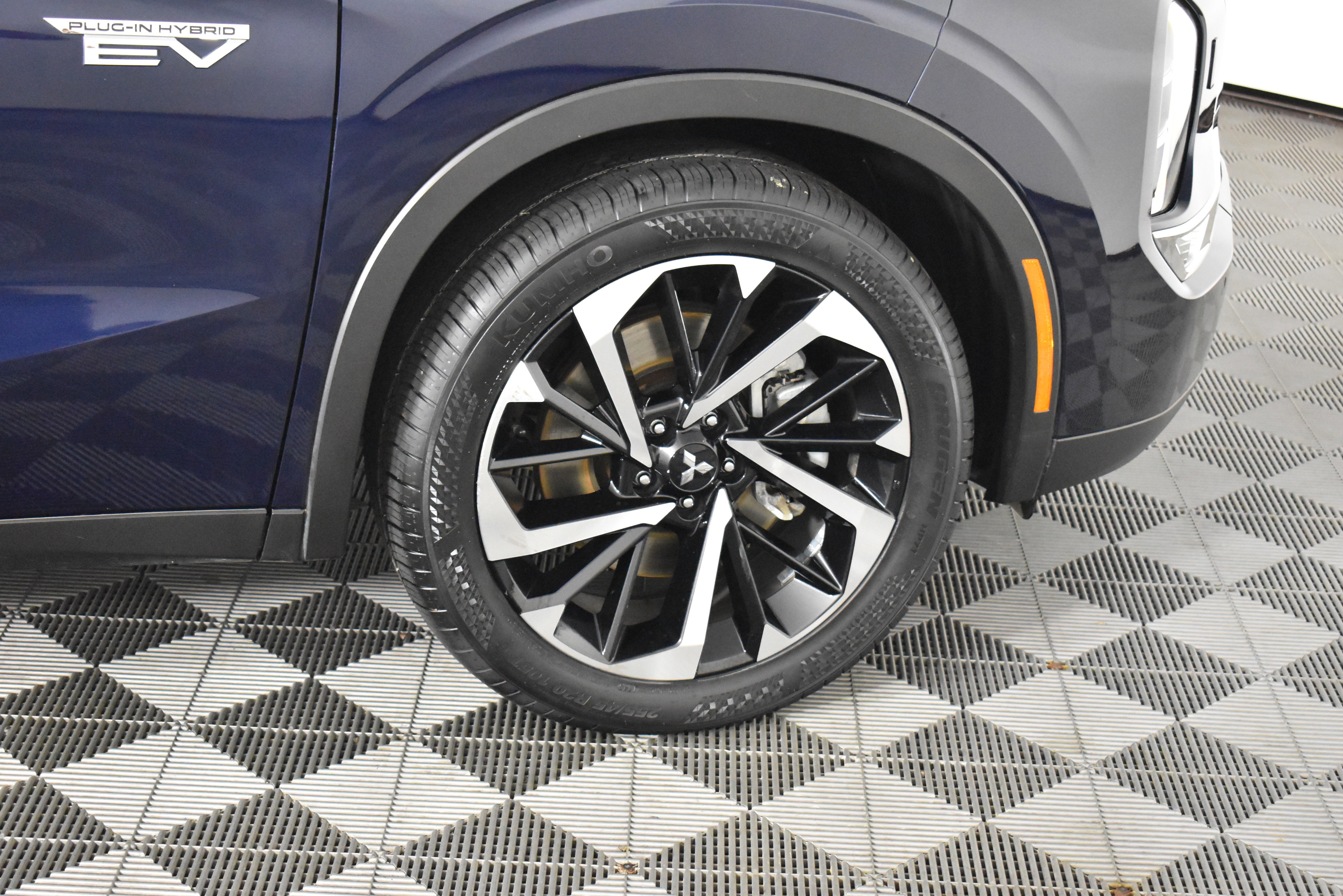 Used 2023 Mitsubishi Outlander SE image 54