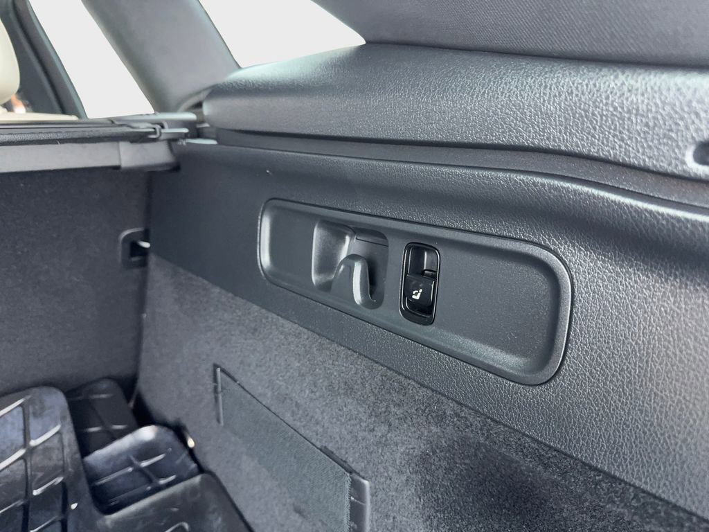 Used 2024 Mercedes-Benz GLC 300 4MATIC image 20