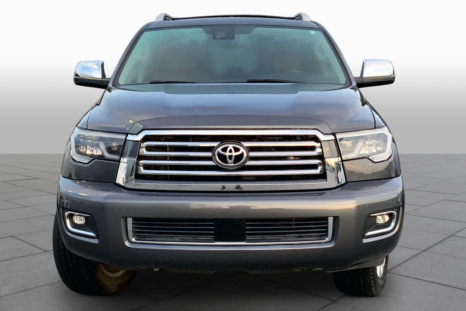 Used 2018 Toyota Sequoia Platinum RWD image 4