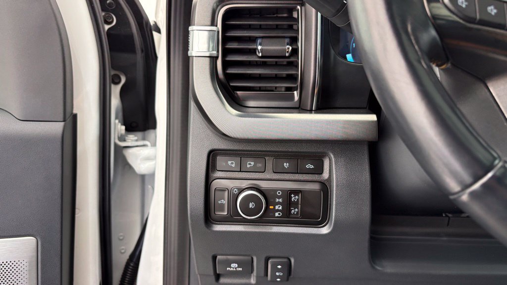 Used 2023 Ford F350 Platinum w/ FX4 Off-Road Package AWD/4WD image 33