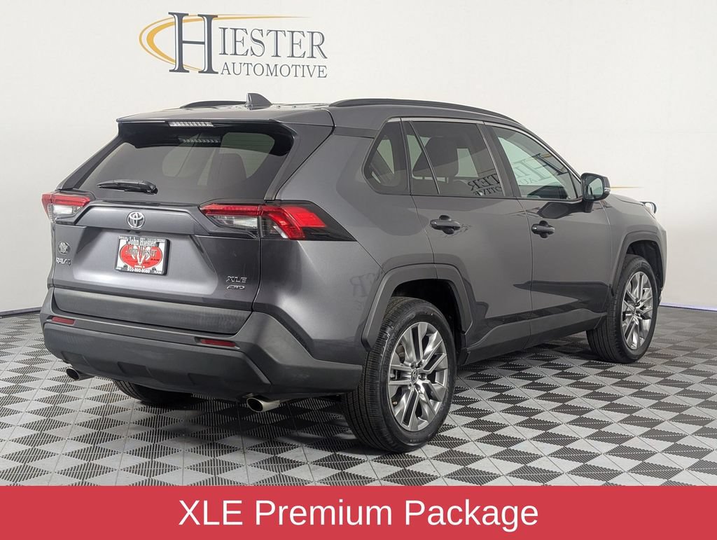 Used 2022 Toyota RAV4 XLE Premium AWD/4WD image 7